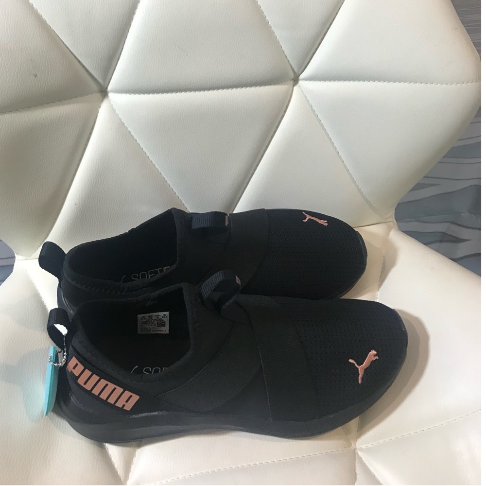 🌺SOLD🌺Puma Black and Rose Gold Prowl Slip on Wns